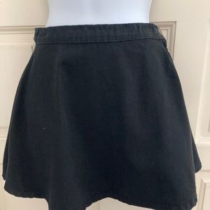 Black size extra small American apparel skirt, mini